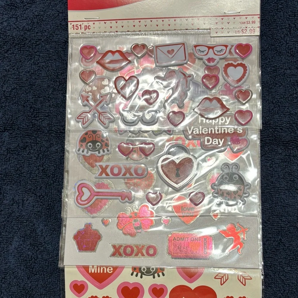 Pink Hand Foam Art Kit, 4 packs of stickers and 1 pack of 30 foam hearts.